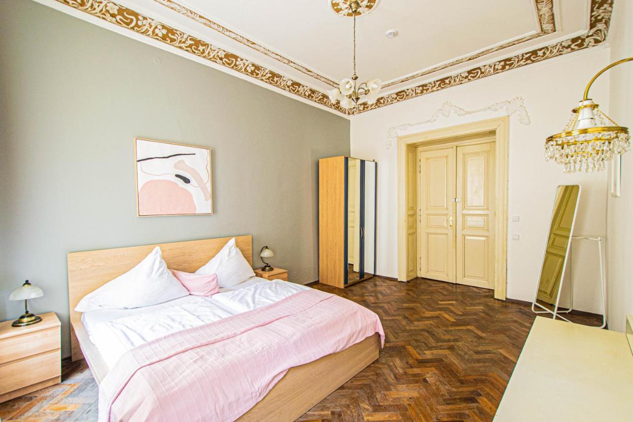 For Celebrations Spacious 3Bdr Apartment With Balcony Praga Esterno foto